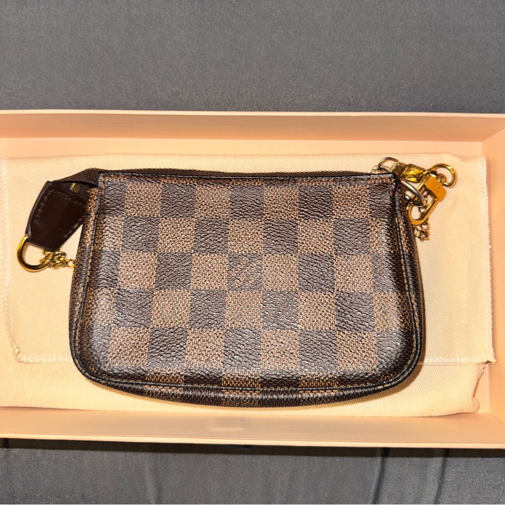LOUIS VUITTON MINI POCHETTE ACCESSOIRES DAMIER EBENE